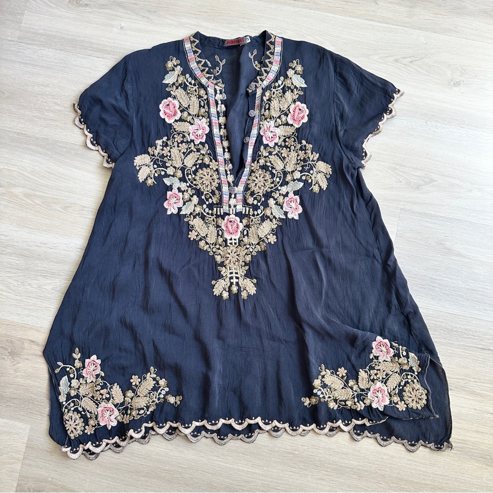 Johnny Was Dark blue Blouse with Floral Embroidery size medium